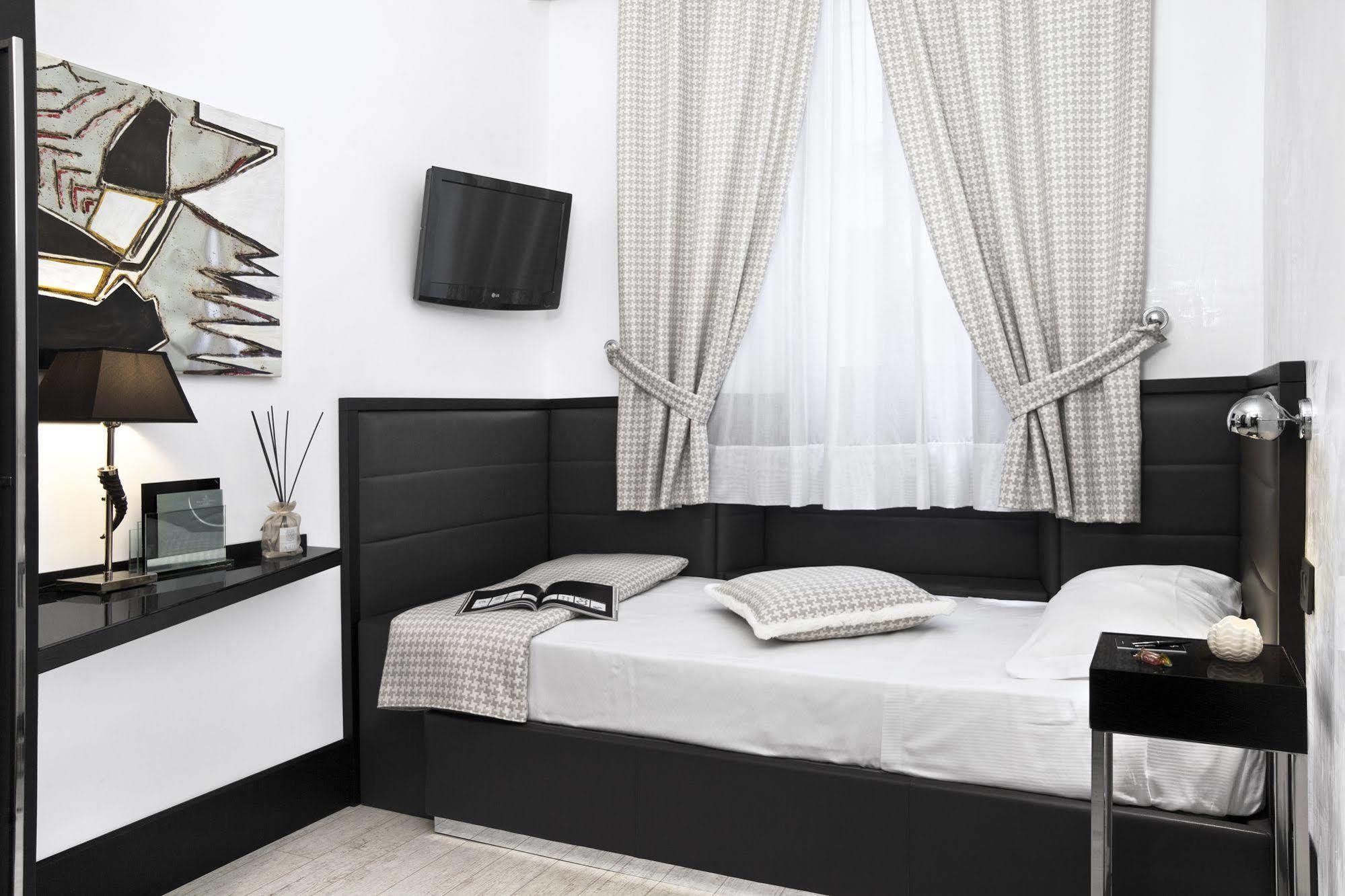 Lhp Hotel Siena Rome Bilik gambar